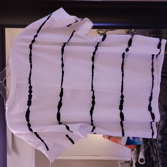 Tribal white & black women's short sleeves blouse size PM - Picture 2 of 2